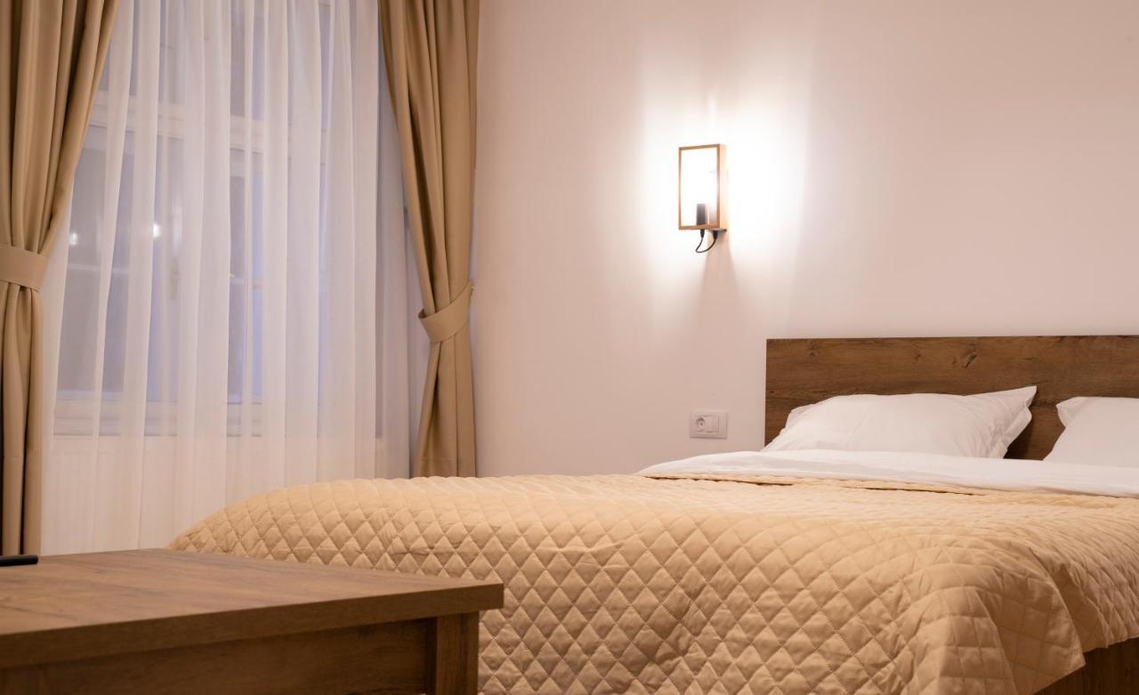 Coban Residence - A4 - Rustic Apartment Brasov Luaran gambar