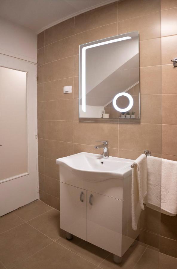 Coban Residence - A4 - Rustic Apartment Brasov Luaran gambar