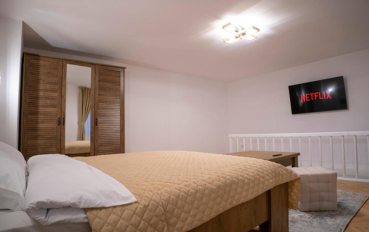 Coban Residence - A4 - Rustic Apartment Brasov Luaran gambar
